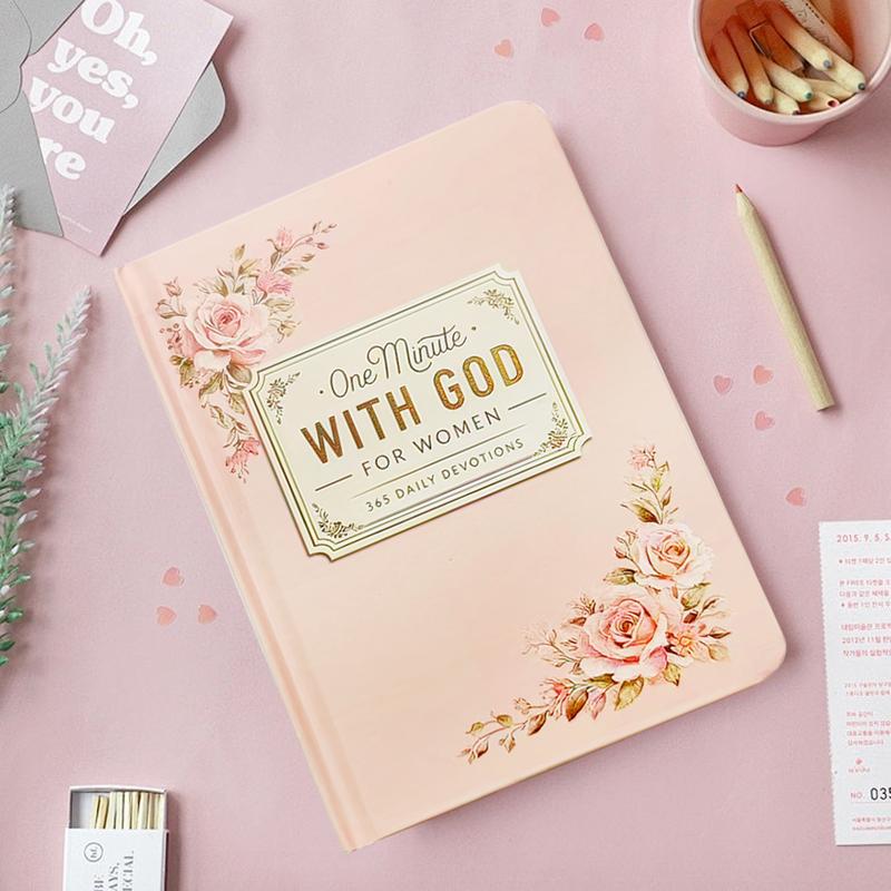One Minute With God for Women: 365 Daily Devotions